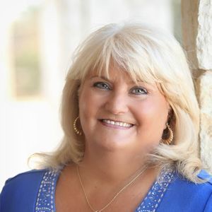 Meet your Posher, Pamela